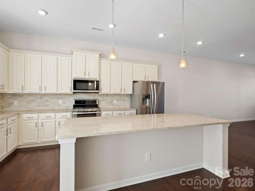 1112 Doveridge Street, Charlotte, NC 28273.  MLS# CAR4358560, YatesRealty ID 26444. Kitchen