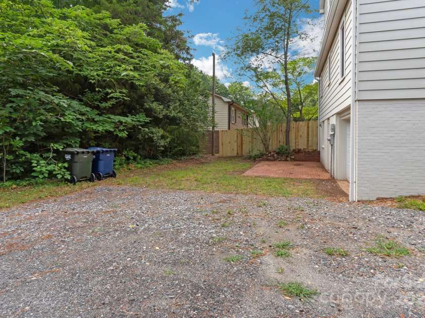 1421 12th Street Drive, Hickory, NC 28601.  MLS# CAR4279563, YatesRealty ID 26444. 