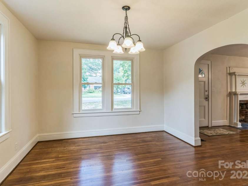 1421 12th Street Drive, Hickory, NC 28601.  MLS# CAR4279563, YatesRealty ID 26444. 