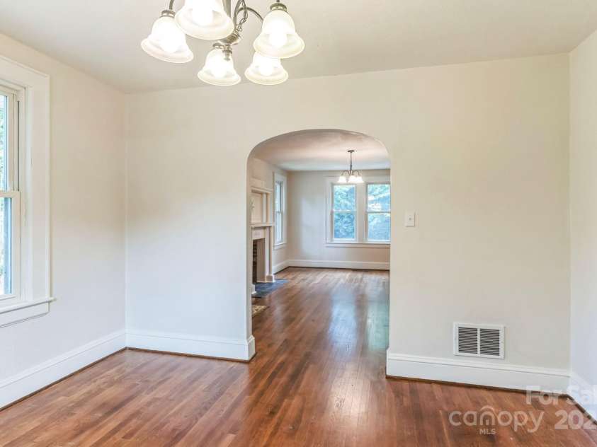 1421 12th Street Drive, Hickory, NC 28601.  MLS# CAR4279563, YatesRealty ID 26444. 