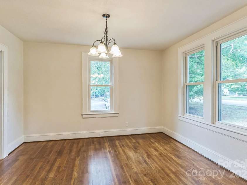 1421 12th Street Drive, Hickory, NC 28601.  MLS# CAR4279563, YatesRealty ID 26444. 