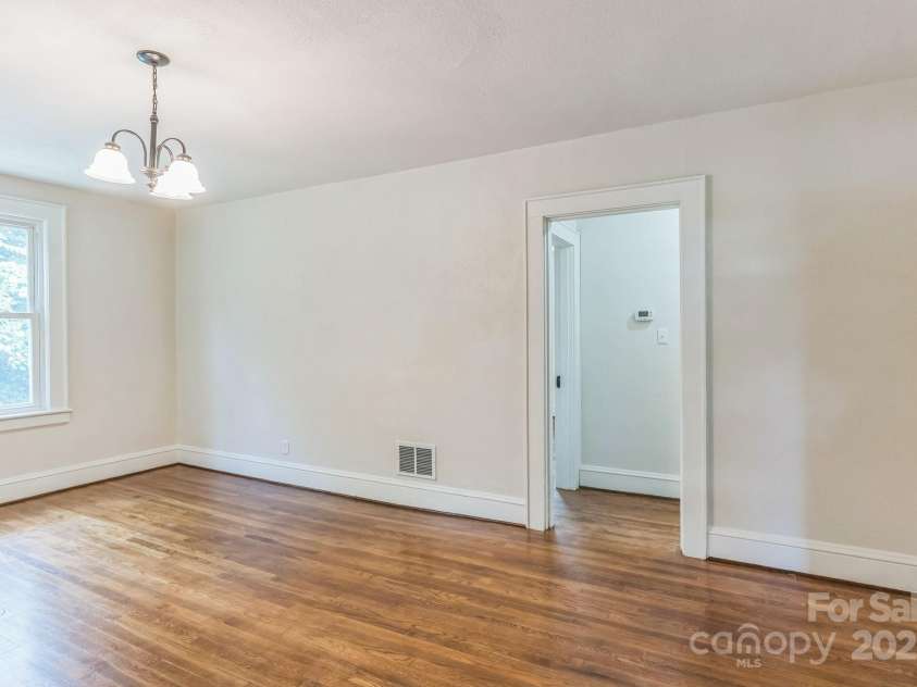 1421 12th Street Drive, Hickory, NC 28601.  MLS# CAR4279563, YatesRealty ID 26444. 