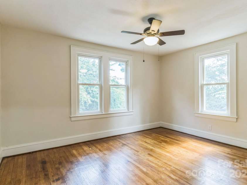 1421 12th Street Drive, Hickory, NC 28601.  MLS# CAR4279563, YatesRealty ID 26444. 