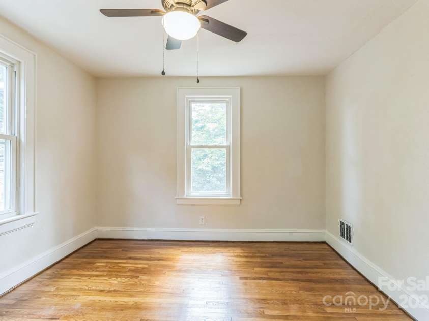 1421 12th Street Drive, Hickory, NC 28601.  MLS# CAR4279563, YatesRealty ID 26444. 