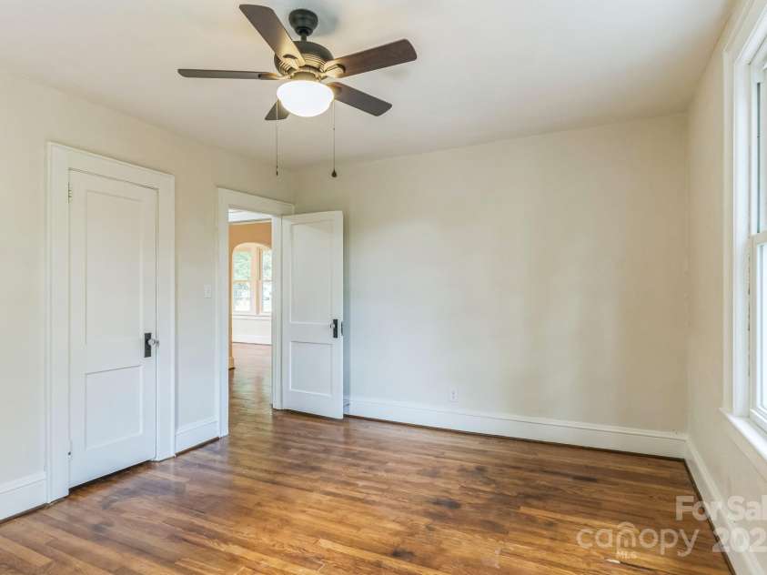 1421 12th Street Drive, Hickory, NC 28601.  MLS# CAR4279563, YatesRealty ID 26444. 