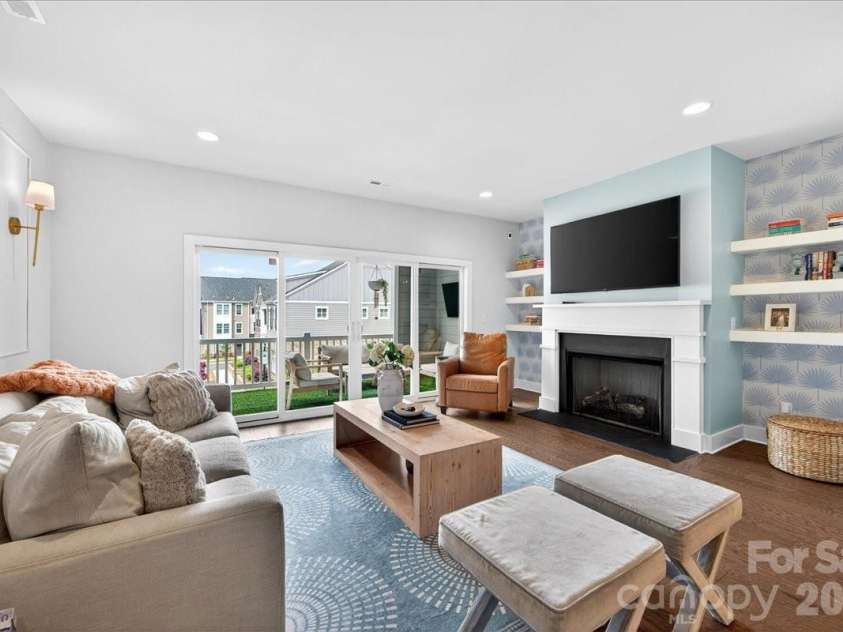 334 Armour Street, Davidson, NC 28036.  MLS# CAR4379254, YatesRealty ID 26445. Living room