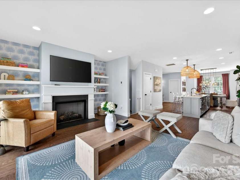 334 Armour Street, Davidson, NC 28036.  MLS# CAR4379254, YatesRealty ID 26445. Living room