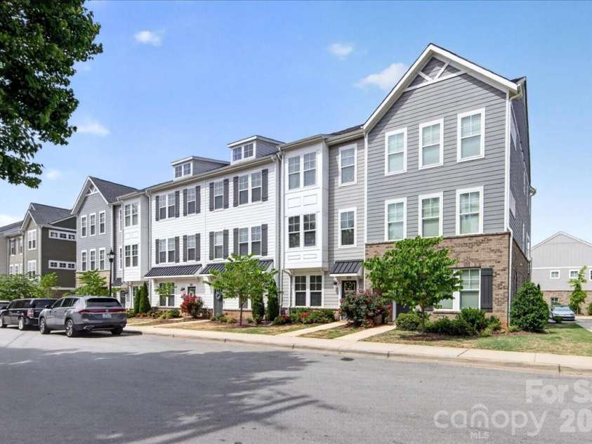 334 Armour Street, Davidson, NC 28036.  MLS# CAR4379254, YatesRealty ID 26445. Welcome home