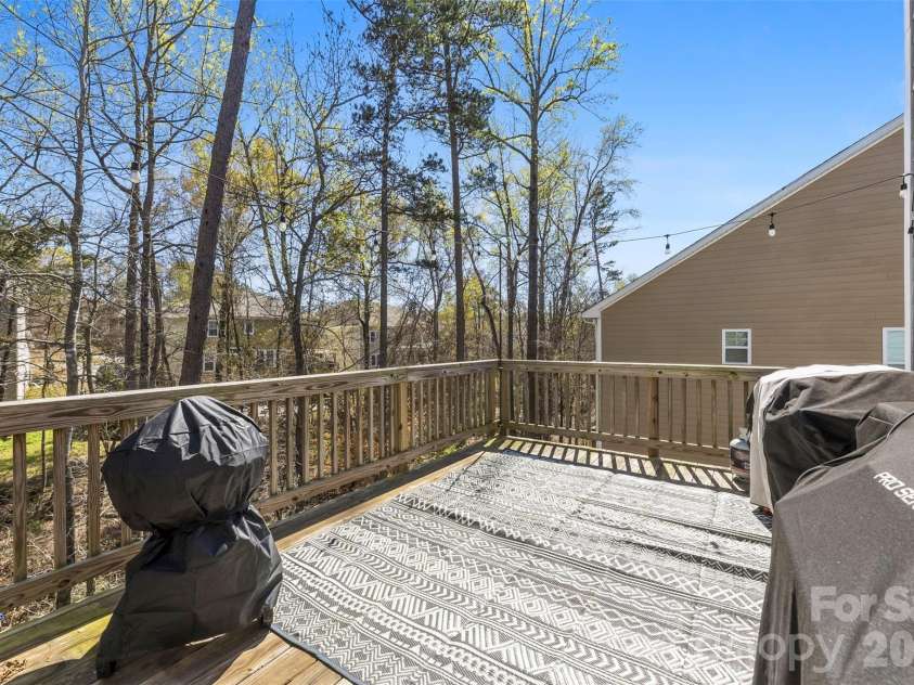 9527 Spurwig Court, Charlotte, NC 28278.  MLS# CAR4378483, YatesRealty ID 26446. Upper Deck