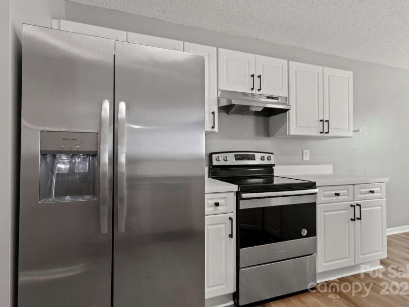 7621 Rolling Meadows Lane, Huntersville, NC 28078.  MLS# CAR4282500, YatesRealty ID 26448. REFRIGERATOR INCLUDED!
