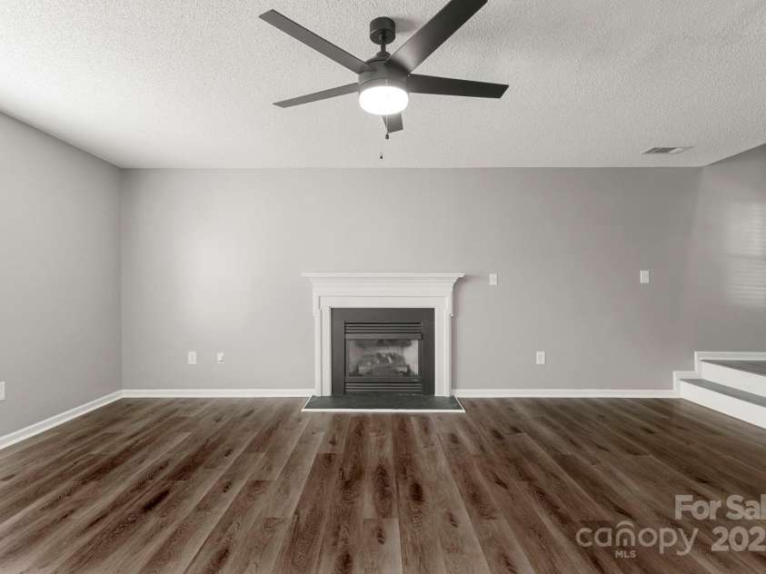 7621 Rolling Meadows Lane, Huntersville, NC 28078.  MLS# CAR4282500, YatesRealty ID 26448. THE FAMILY ROOM IS SUPER SPACIOUS TOO.