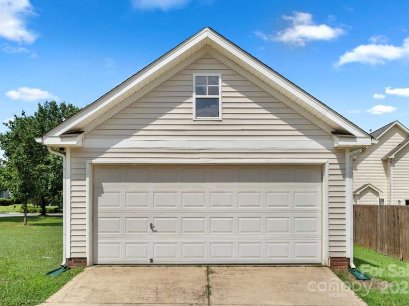 7621 Rolling Meadows Lane, Huntersville, NC 28078.  MLS# CAR4282500, YatesRealty ID 26448. TWO CAR DETACHED GARAGE