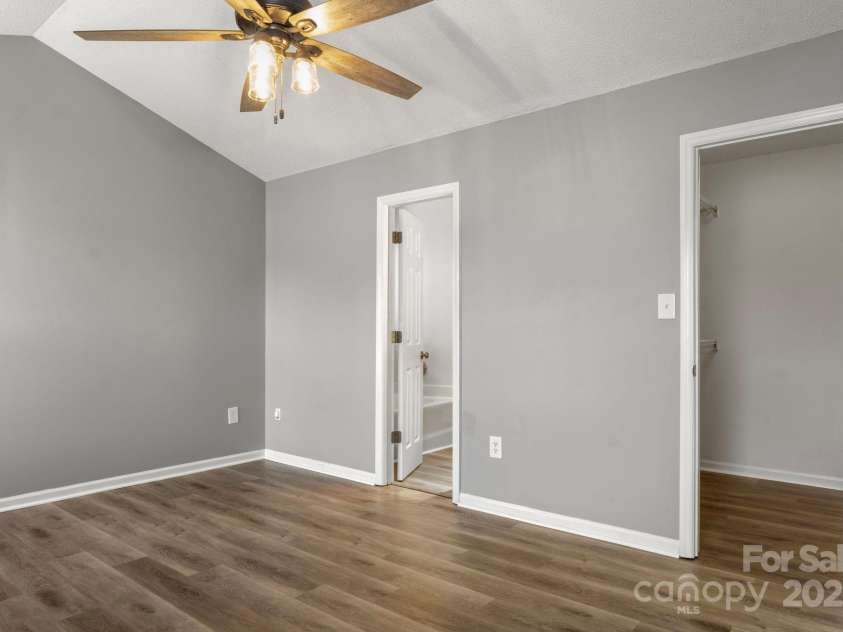 7621 Rolling Meadows Lane, Huntersville, NC 28078.  MLS# CAR4282500, YatesRealty ID 26448. WALK-IN CLOSET IN PRIMARY BEDROOM