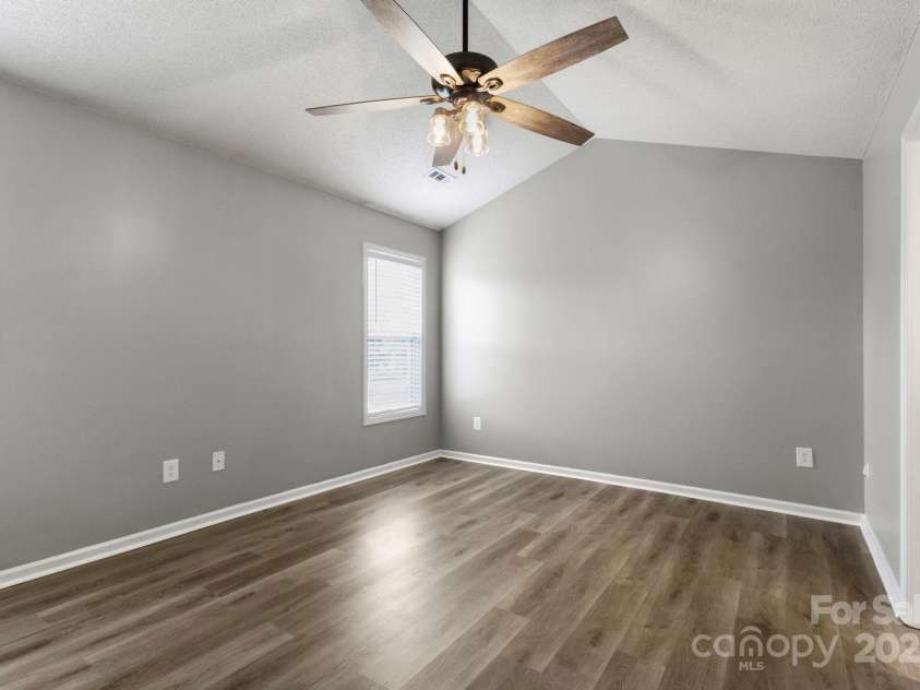 7621 Rolling Meadows Lane, Huntersville, NC 28078.  MLS# CAR4332829, YatesRealty ID 26448. 