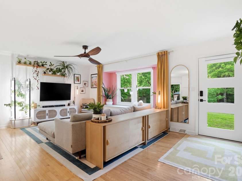 824 Riverwood Road, Charlotte, NC 28270.  MLS# CAR4386082, YatesRealty ID 26448. 