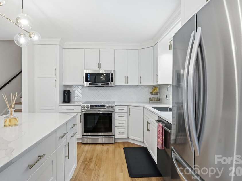824 Riverwood Road, Charlotte, NC 28270.  MLS# CAR4386082, YatesRealty ID 26448. 