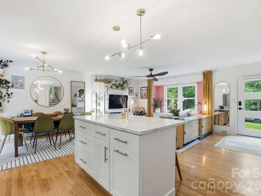 824 Riverwood Road, Charlotte, NC 28270.  MLS# CAR4386082, YatesRealty ID 26448. 