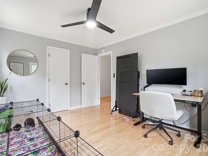824 Riverwood Road, Charlotte, NC 28270.  MLS# CAR4386082, YatesRealty ID 26448. 