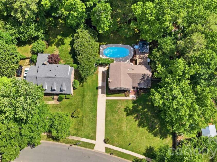 824 Riverwood Road, Charlotte, NC 28270.  MLS# CAR4386082, YatesRealty ID 26448. 