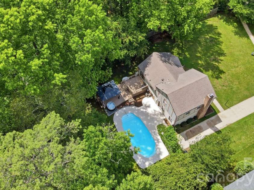 824 Riverwood Road, Charlotte, NC 28270.  MLS# CAR4386082, YatesRealty ID 26448. 