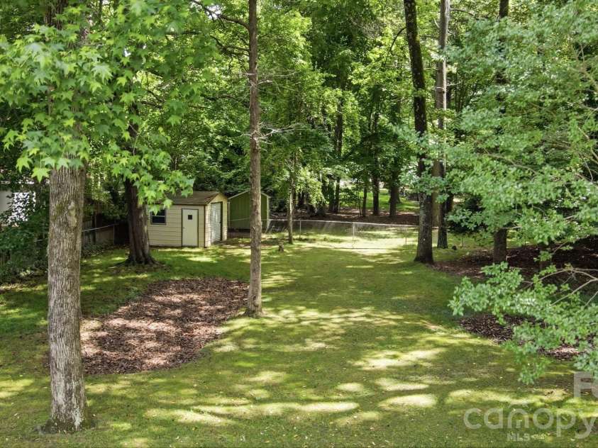 824 Riverwood Road, Charlotte, NC 28270.  MLS# CAR4386082, YatesRealty ID 26448. 