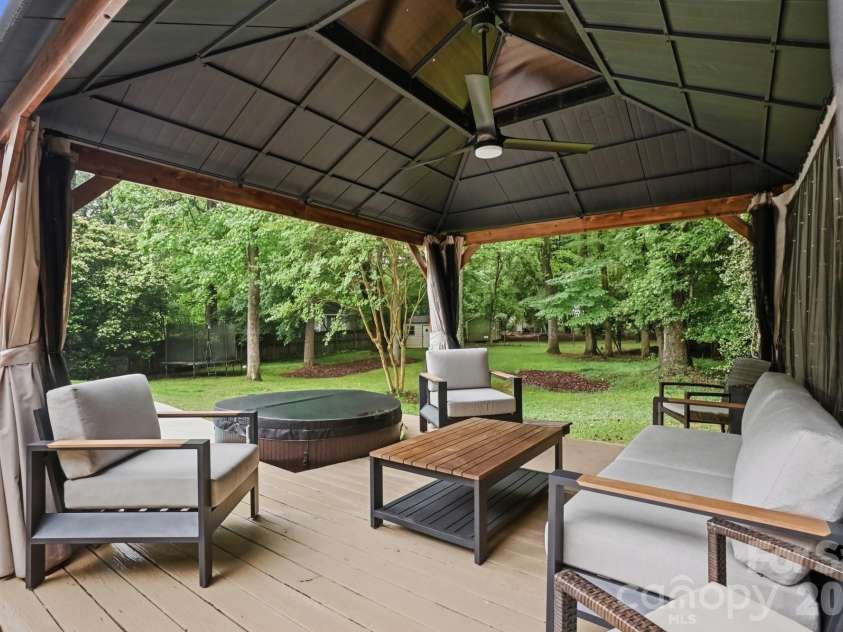 824 Riverwood Road, Charlotte, NC 28270.  MLS# CAR4386082, YatesRealty ID 26448. Cabana