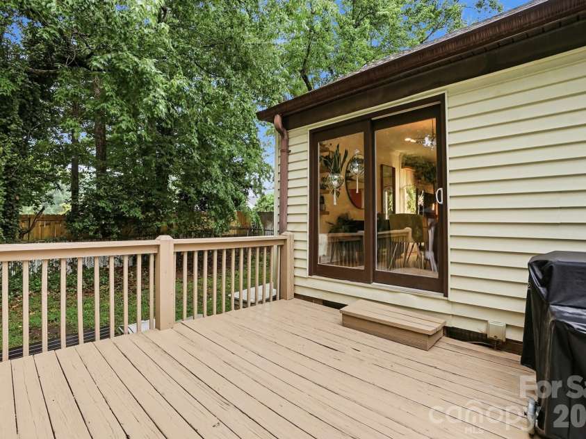 824 Riverwood Road, Charlotte, NC 28270.  MLS# CAR4386082, YatesRealty ID 26448. Deck