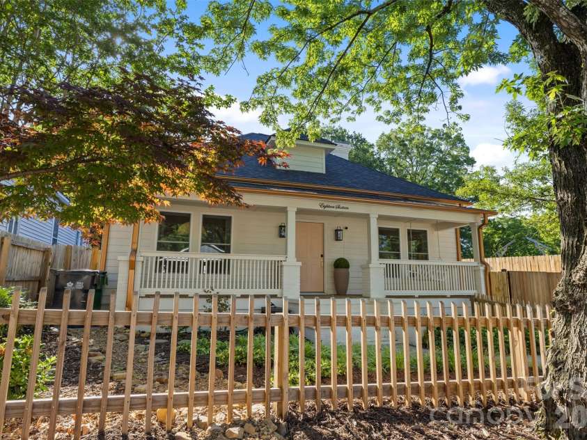 1816 Umstead Street, Charlotte, NC 28205.  MLS# CAR4384106, YatesRealty ID 26449. 