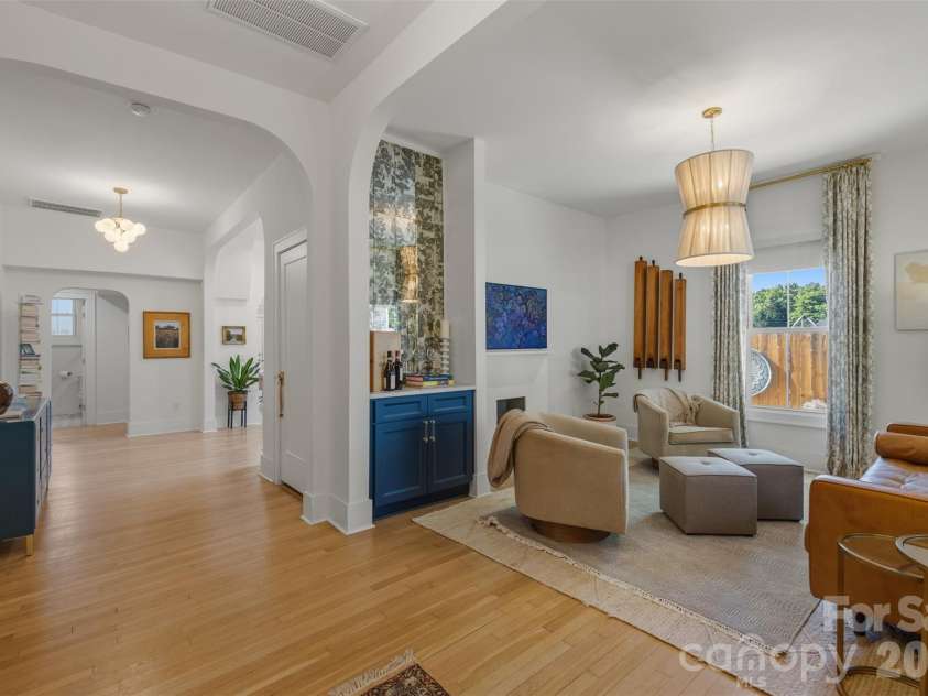 1816 Umstead Street, Charlotte, NC 28205.  MLS# CAR4384106, YatesRealty ID 26449. 