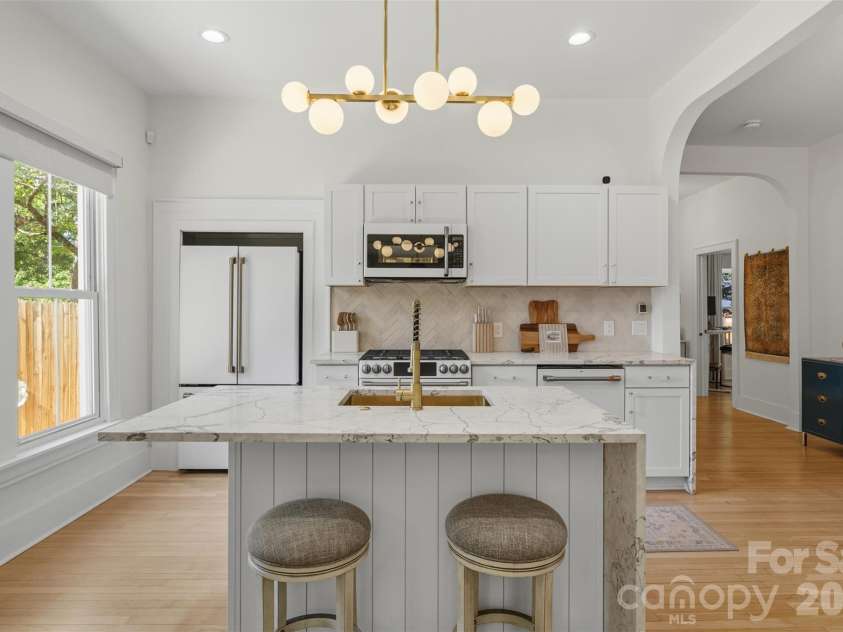 1816 Umstead Street, Charlotte, NC 28205.  MLS# CAR4384106, YatesRealty ID 26449. 