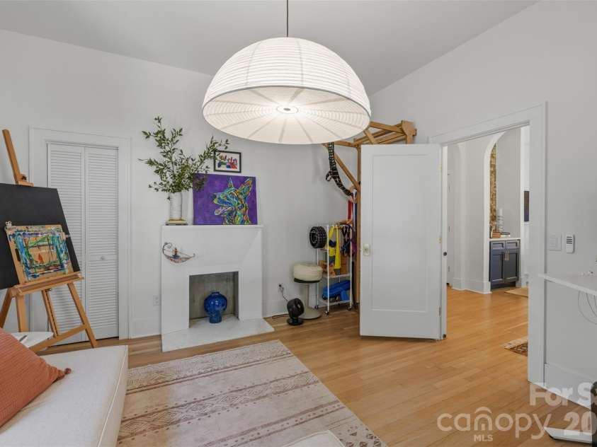 1816 Umstead Street, Charlotte, NC 28205.  MLS# CAR4384106, YatesRealty ID 26449. 