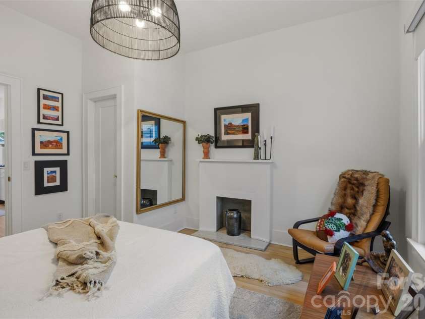 1816 Umstead Street, Charlotte, NC 28205.  MLS# CAR4384106, YatesRealty ID 26449. 