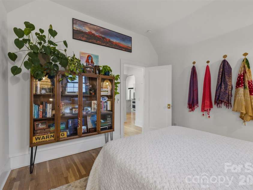 1816 Umstead Street, Charlotte, NC 28205.  MLS# CAR4384106, YatesRealty ID 26449. 