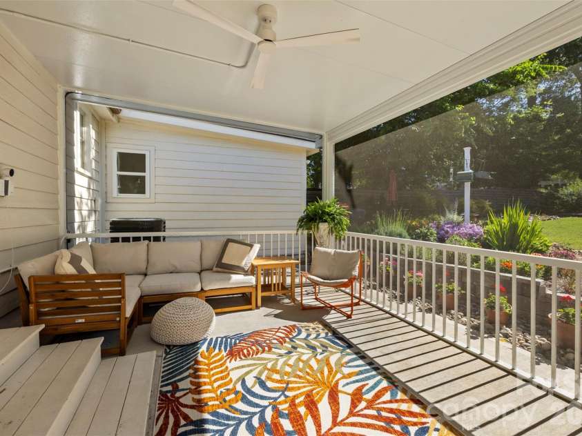 1816 Umstead Street, Charlotte, NC 28205.  MLS# CAR4384106, YatesRealty ID 26449. 