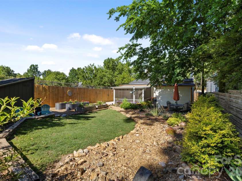 1816 Umstead Street, Charlotte, NC 28205.  MLS# CAR4384106, YatesRealty ID 26449. 