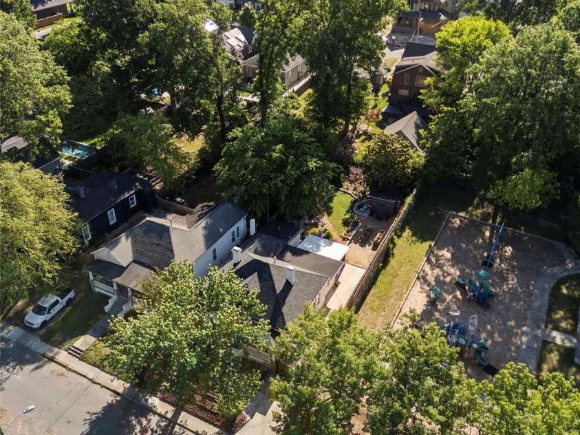 1816 Umstead Street, Charlotte, NC 28205.  MLS# CAR4384106, YatesRealty ID 26449. 