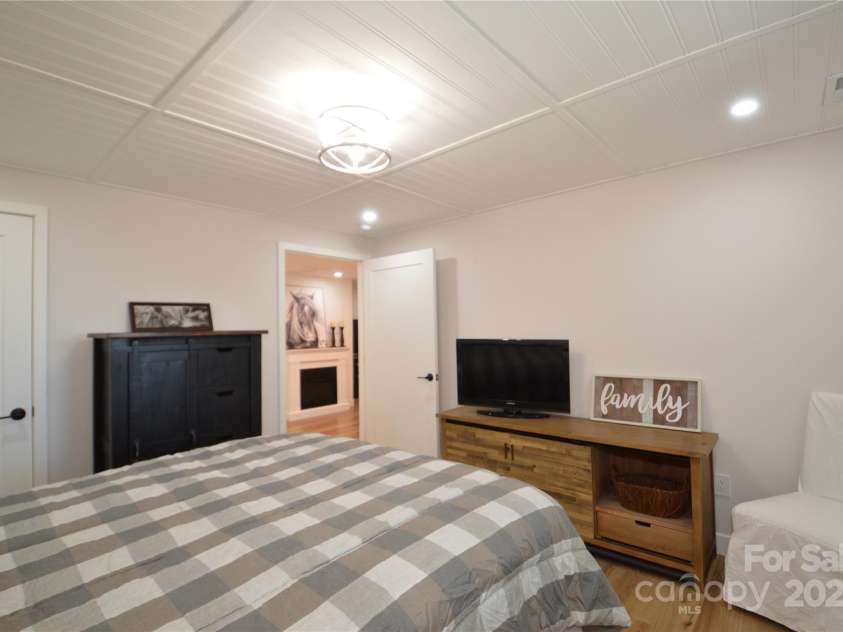 298 patricelli Street, Boone, NC 28607.  MLS# CAR4282351, YatesRealty ID 26449. 