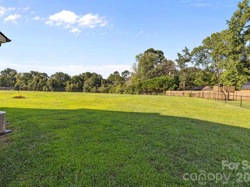 2518 Kendrick Road, Gastonia, NC 28056.  MLS# CAR4300253, YatesRealty ID 2645. 