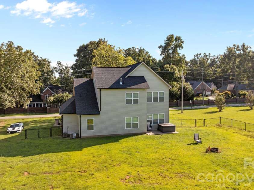 2518 Kendrick Road, Gastonia, NC 28056.  MLS# CAR4300253, YatesRealty ID 2645. 