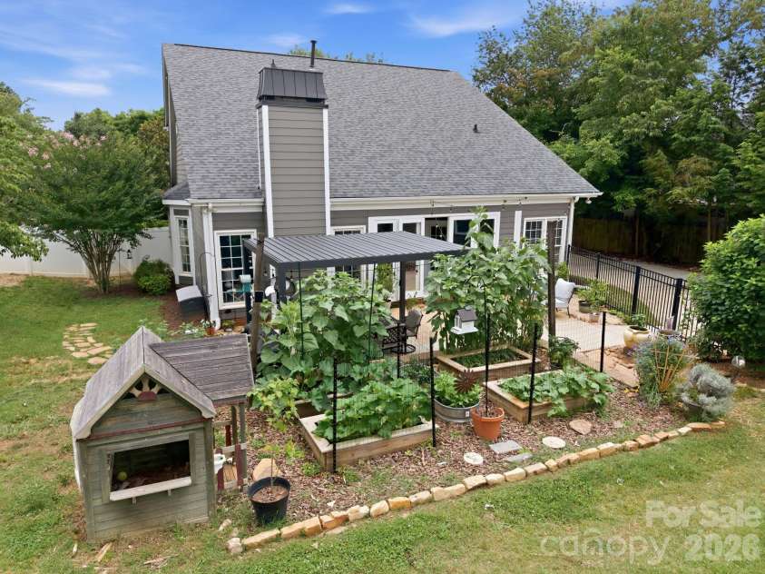 19147 Brookgreen Garden Place, Cornelius, NC 28031.  MLS# CAR4386517, YatesRealty ID 26450. 