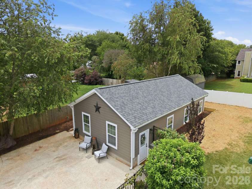 19147 Brookgreen Garden Place, Cornelius, NC 28031.  MLS# CAR4386517, YatesRealty ID 26450. 