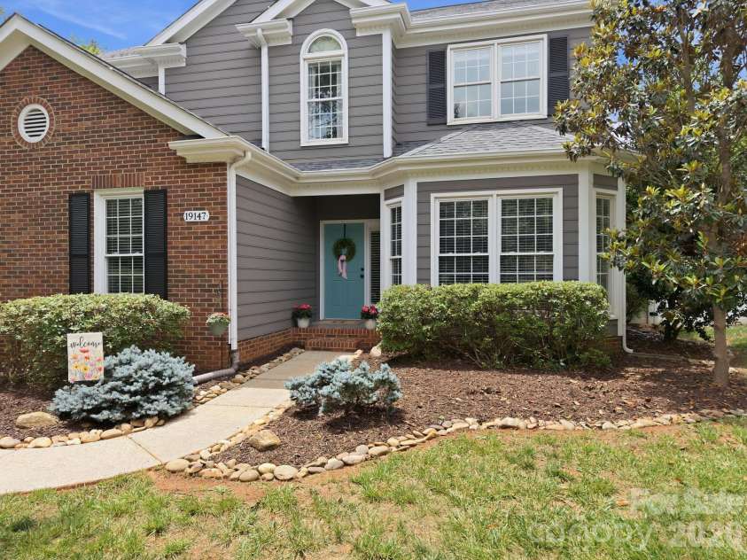 19147 Brookgreen Garden Place, Cornelius, NC 28031.  MLS# CAR4386517, YatesRealty ID 26450. 