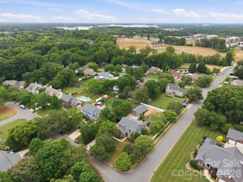 19147 Brookgreen Garden Place, Cornelius, NC 28031.  MLS# CAR4386517, YatesRealty ID 26450. 