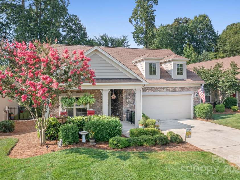 19403 Greentree Way, Cornelius, NC 28031.  MLS# CAR4280723, YatesRealty ID 26450. 