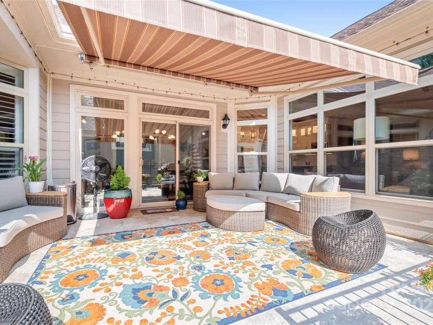 19403 Greentree Way, Cornelius, NC 28031.  MLS# CAR4280723, YatesRealty ID 26450. The outdoor oasis is perfect for relaxing and entertaining!