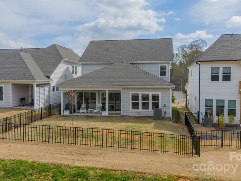 11036 Shreveport Drive, Huntersville, NC 28078.  MLS# CAR4241144, YatesRealty ID 26451. 