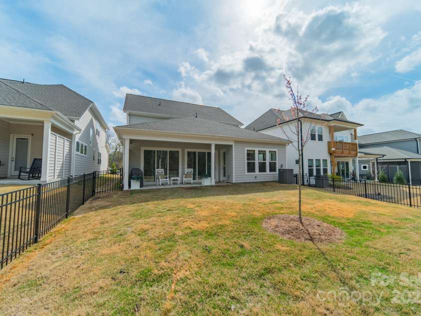 11036 Shreveport Drive, Huntersville, NC 28078.  MLS# CAR4241144, YatesRealty ID 26451. 