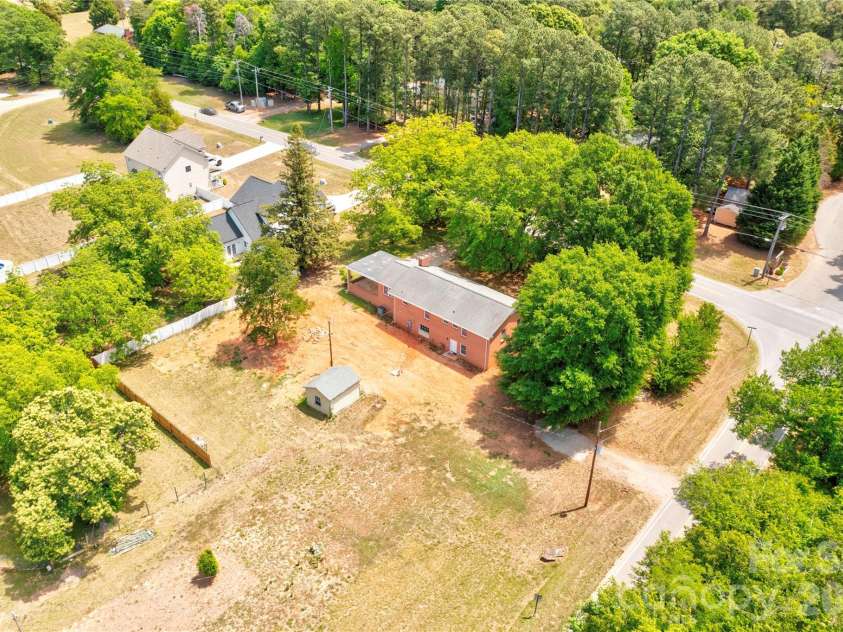 2903 Forbes Road, Gastonia, NC 28056.  MLS# CAR4380023, YatesRealty ID 26451. 