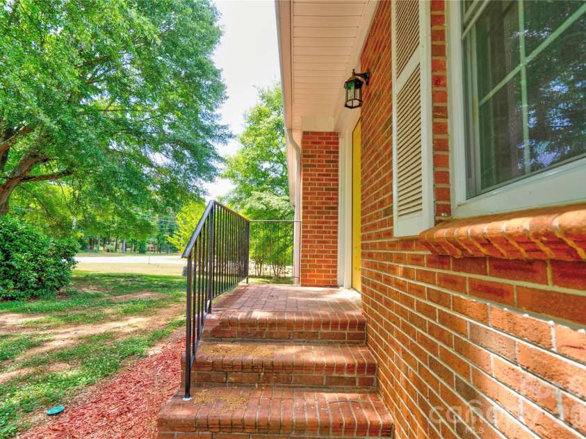 2903 Forbes Road, Gastonia, NC 28056.  MLS# CAR4380023, YatesRealty ID 26451. 