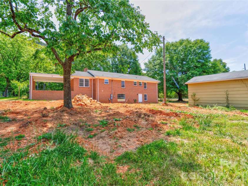 2903 Forbes Road, Gastonia, NC 28056.  MLS# CAR4380023, YatesRealty ID 26451. 